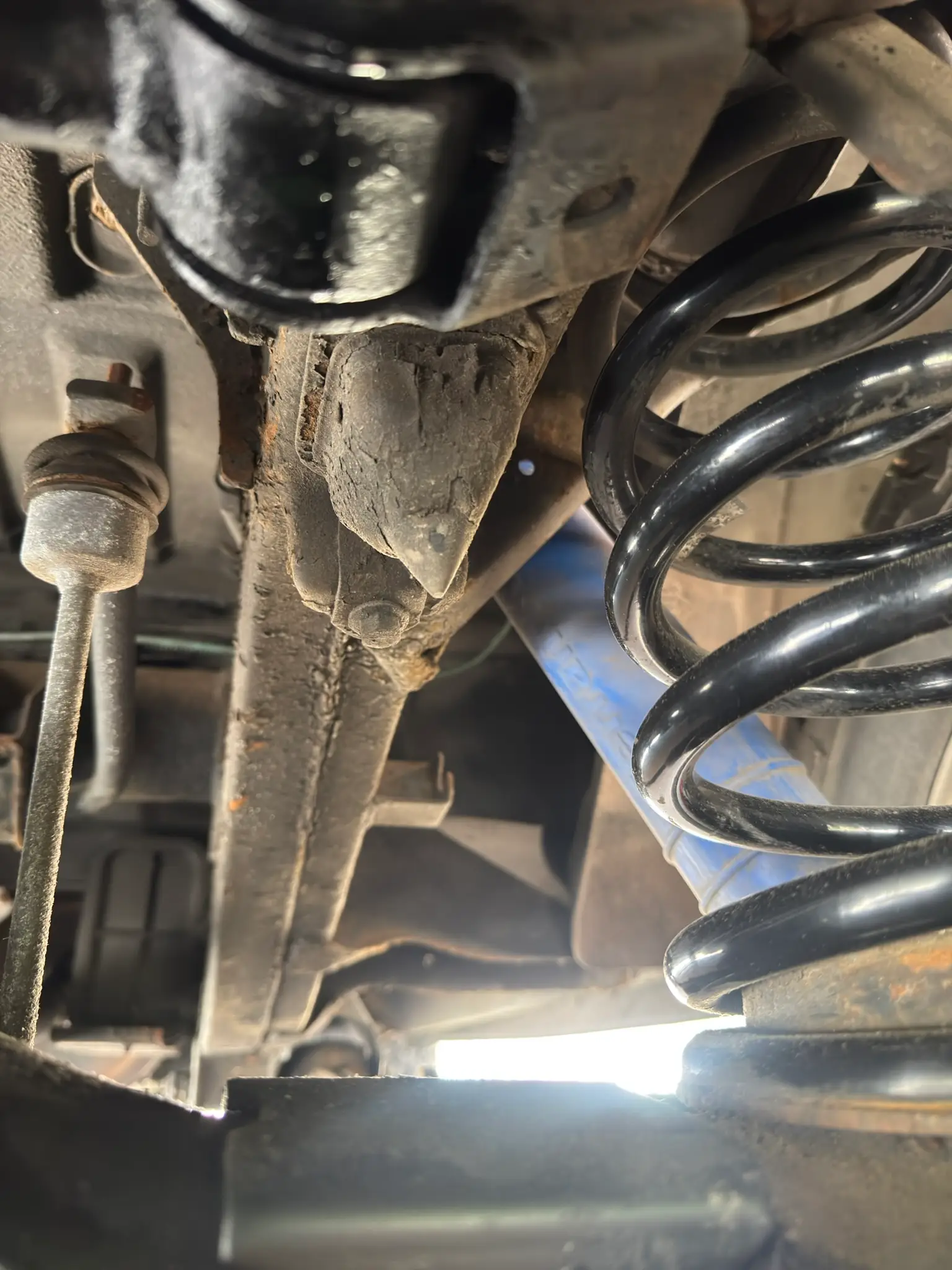 under-frame-rails-right-from-back